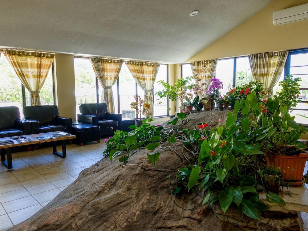 Howard Johnson By Wyndham Gravenhurst Exterior foto