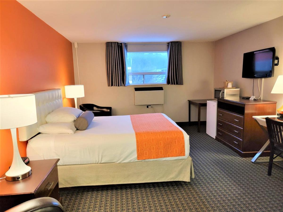 Howard Johnson By Wyndham Gravenhurst Exterior foto